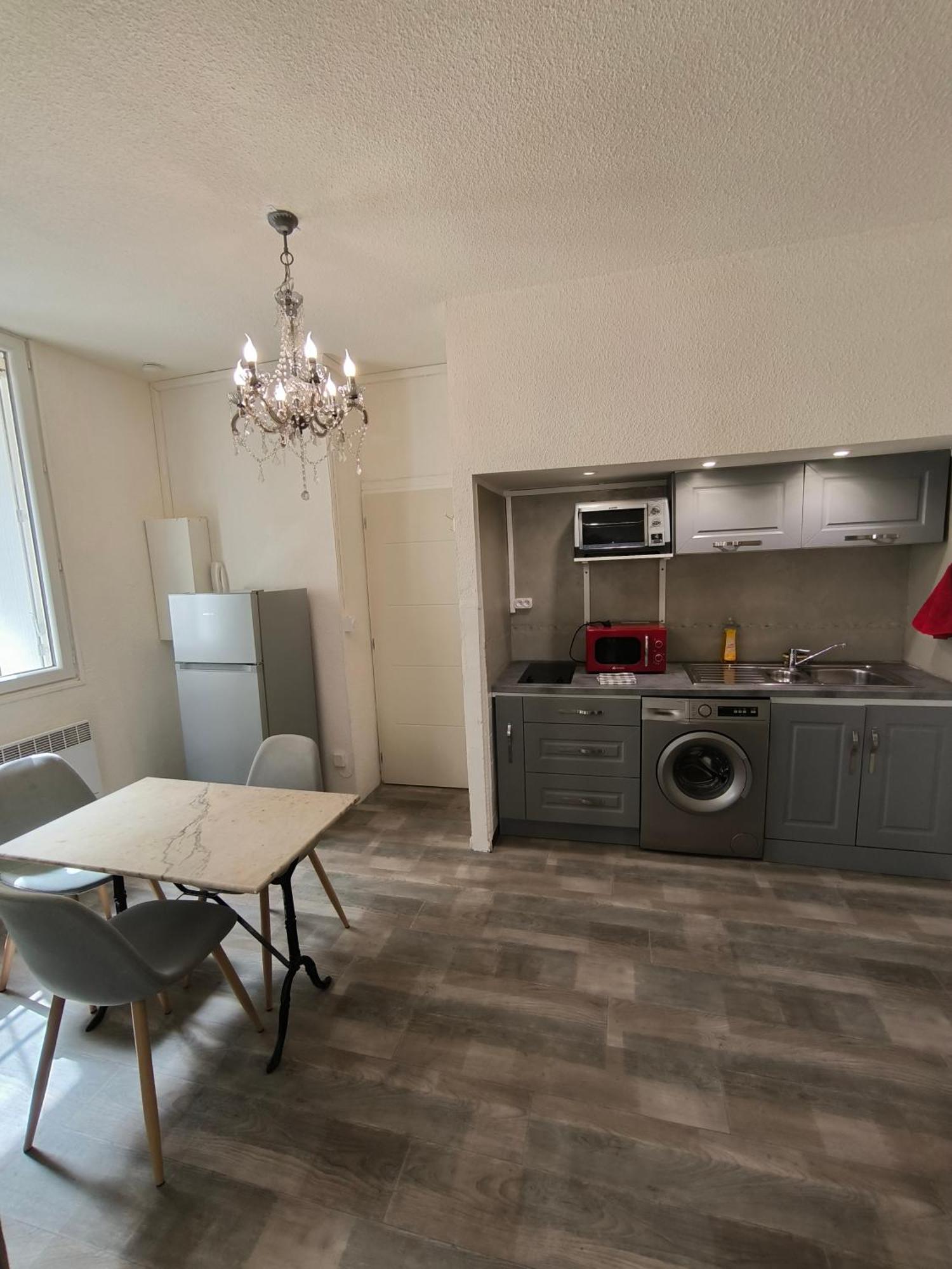 Appartement Chaleureux Dans Le Centre De Béziers Kültér fotó