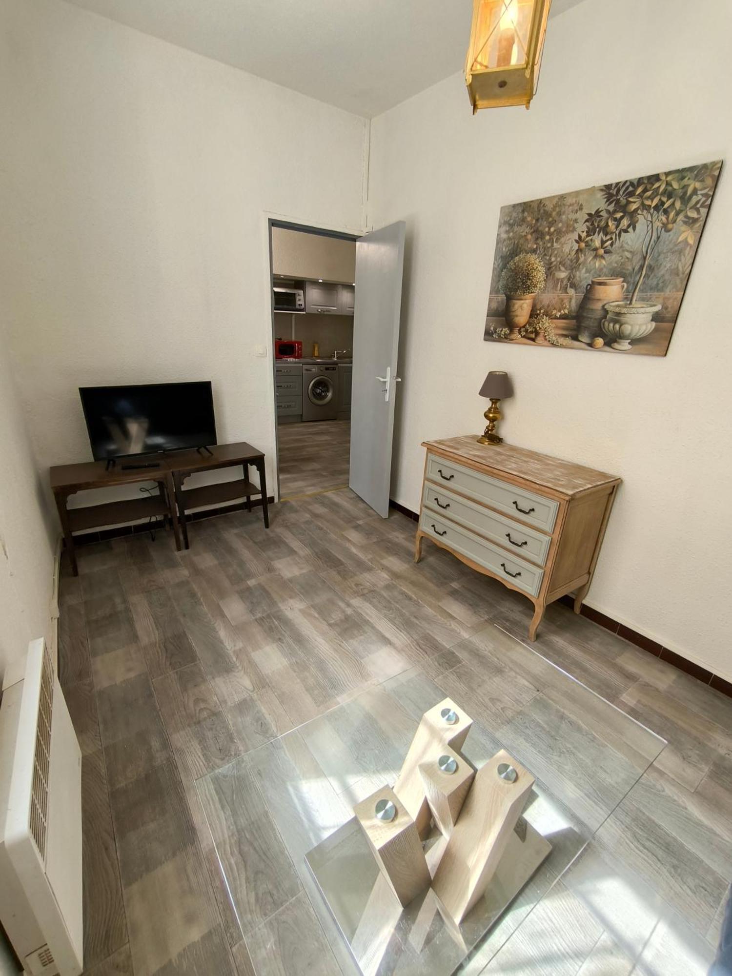 Appartement Chaleureux Dans Le Centre De Béziers Kültér fotó